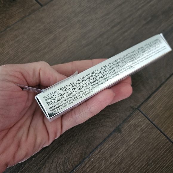 Buxom Full-On Plumping Lip Matte - Shade Dolly - Picture 3 of 7